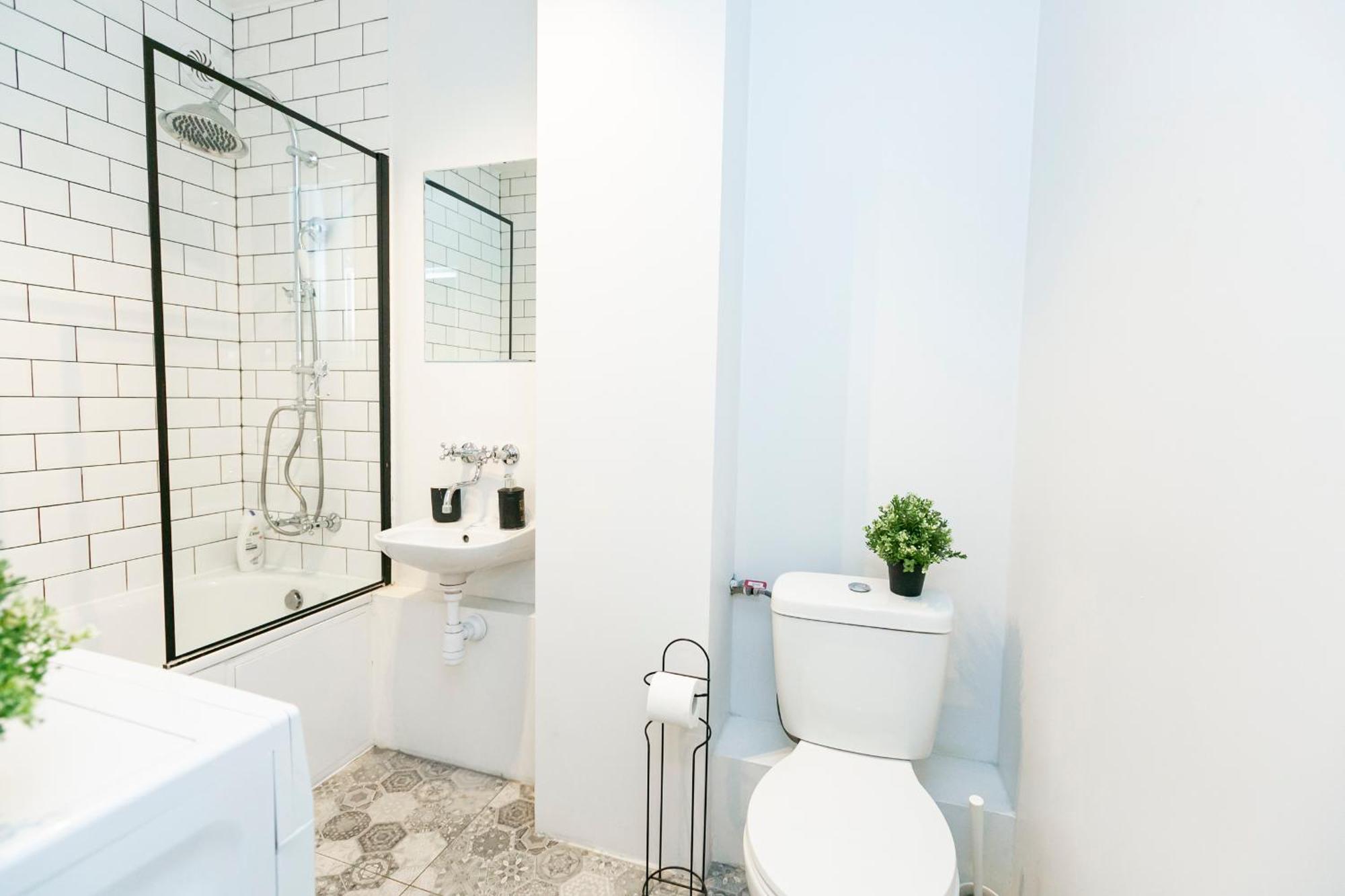 Nowogrodzka 78 - Apartament Dla 4 Osob - 200M Od Szpitala Klinicznego Na Lindleya - 1Km Do Dworca Centralnego - Wifi - Smart Tv 45 Cali Warsaw Ngoại thất bức ảnh