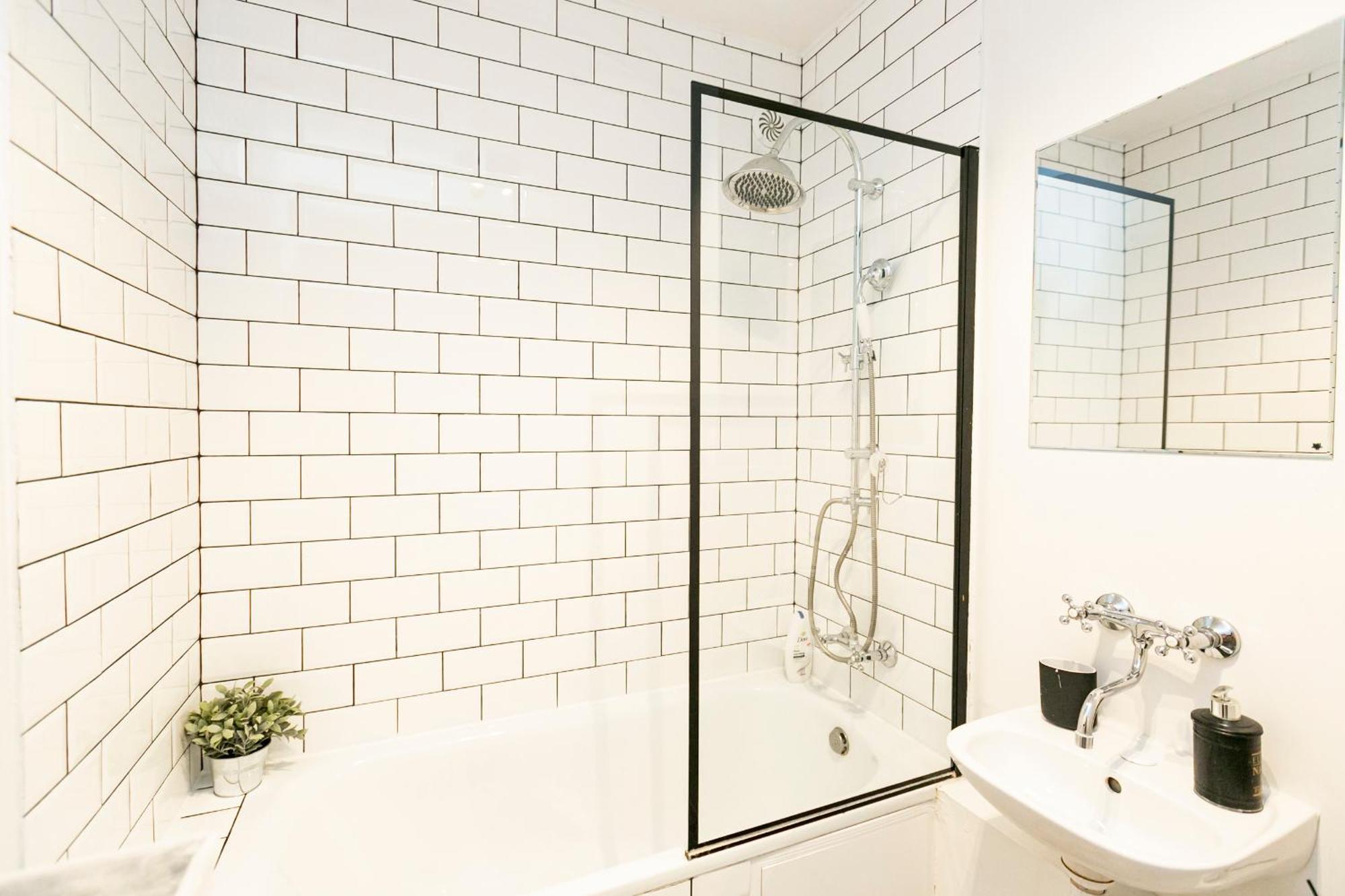 Nowogrodzka 78 - Apartament Dla 4 Osob - 200M Od Szpitala Klinicznego Na Lindleya - 1Km Do Dworca Centralnego - Wifi - Smart Tv 45 Cali Warsaw Ngoại thất bức ảnh